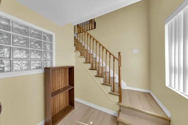 41 Tormore DR #Main, Richmond Hill, ON L4C 3N3