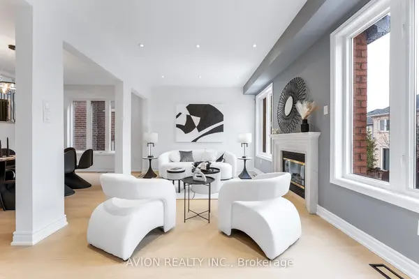 33 Brockdale ST, Richmond Hill, ON L4E 4W1