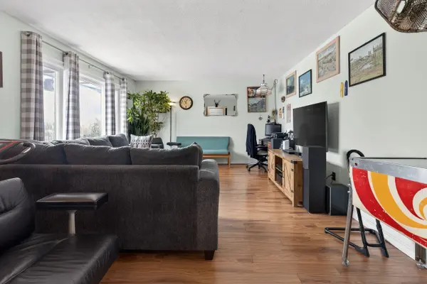 480 Broderick ST, Tay, ON L0K 1R0