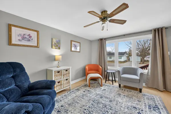 27 Alexander RD, Orillia, ON L3V 5L9