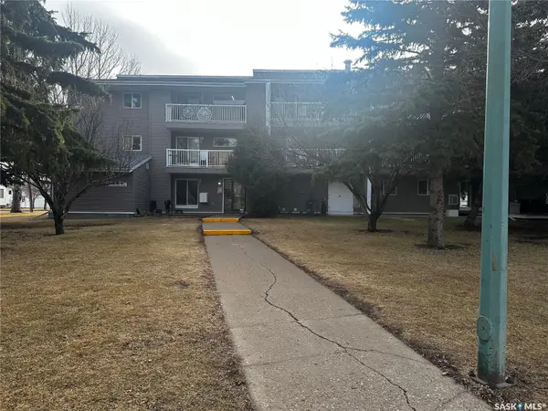 1808 Eaglesham AVENUE #302, Weyburn, SK S4H 3A8