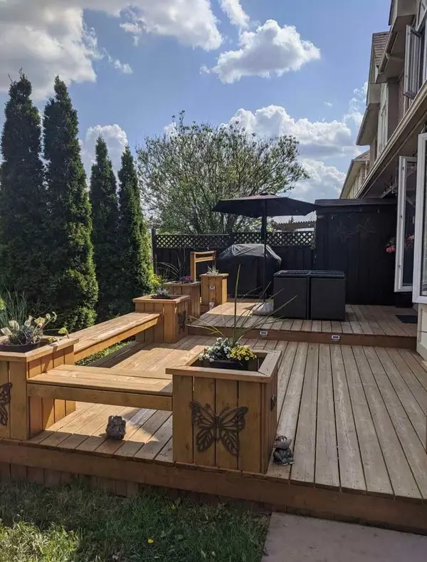 196 Pressed Brick DR, Brampton, ON L6V 4K7