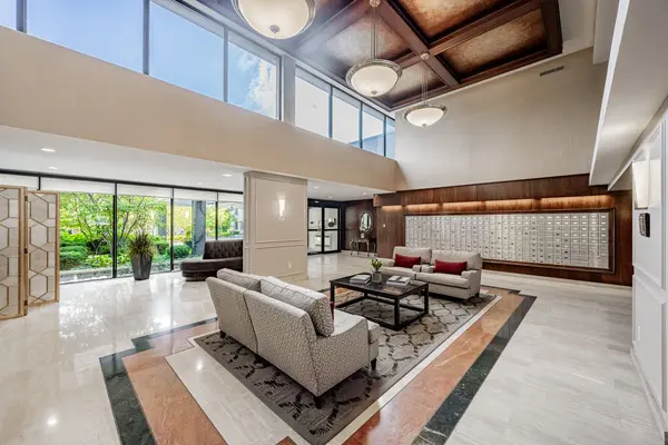 1400 Dixie RD #1409, Mississauga, ON L5E 3E1