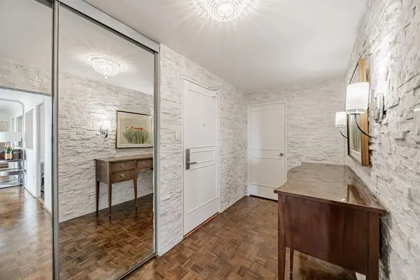 1400 Dixie RD #1409, Mississauga, ON L5E 3E1