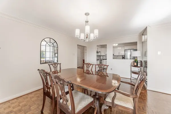 1400 Dixie RD #1409, Mississauga, ON L5E 3E1