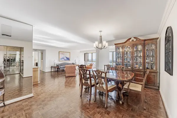 1400 Dixie RD #1409, Mississauga, ON L5E 3E1