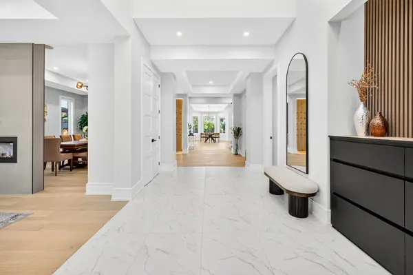 221 Morden RD, Oakville, ON L6K 2S2