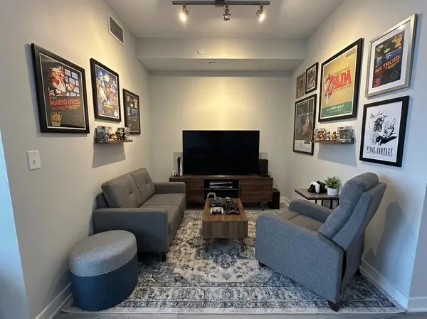 4675 Metcalfe AVE #1804, Mississauga, ON L5M 0Z8