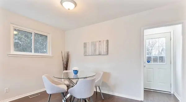 444 Seabourne DR, Oakville, ON L6L 4G2