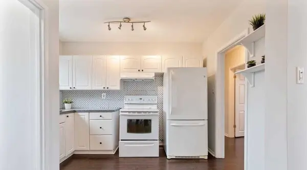 444 Seabourne DR, Oakville, ON L6L 4G2