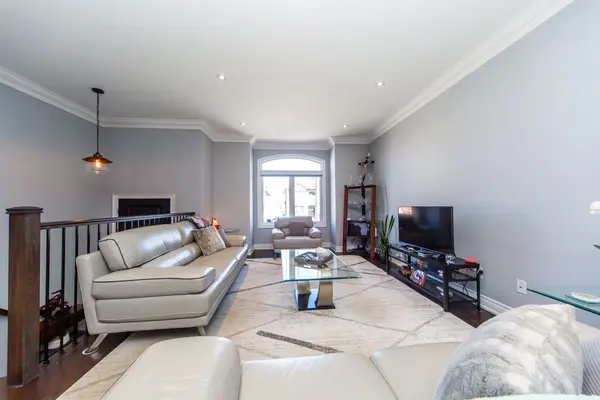 31 John Best AVE, Toronto W04, ON M9N 1C4