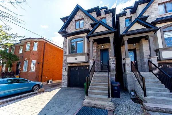 31 John Best AVE, Toronto W04, ON M9N 1C4
