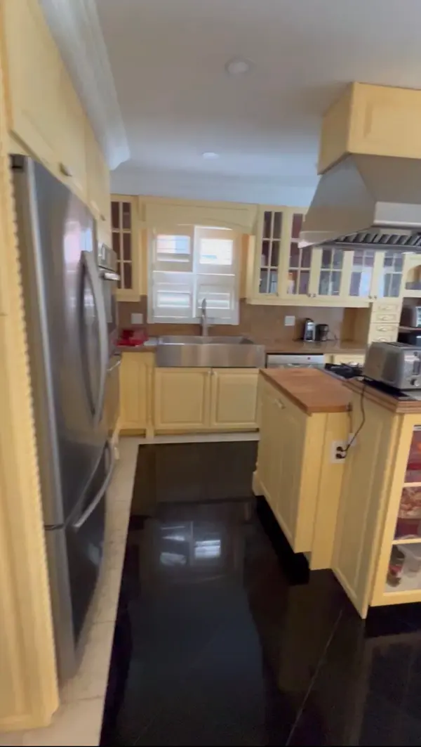 46 Ruscoe CRES, Toronto W09, ON M9P 1P3