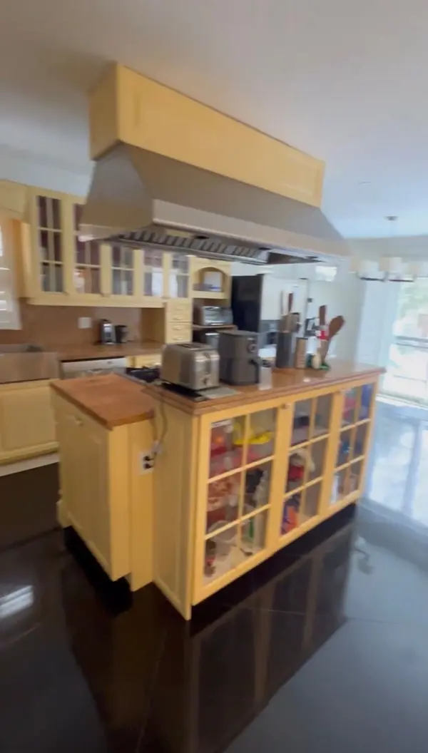 46 Ruscoe CRES, Toronto W09, ON M9P 1P3