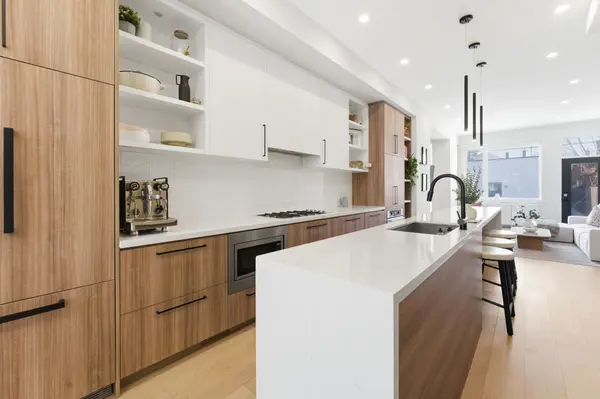 544B Beresford AVE, Toronto W02, ON M6S 3C3