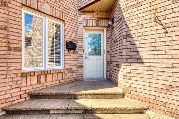 2433 Valley Heights CRES, Oakville, ON L6H 6X3