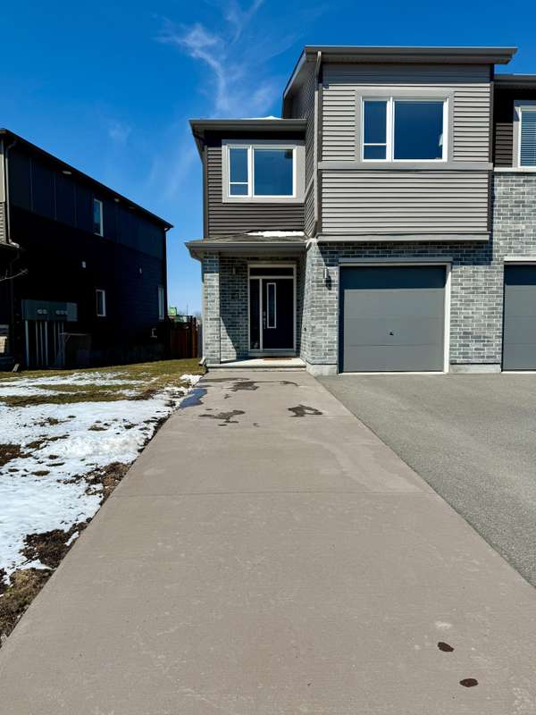 23 Stokes DR, Carleton Place, ON K7C 0J6