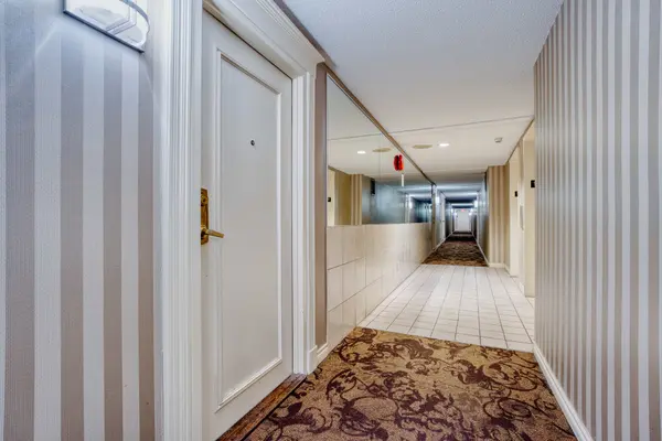 570 Proudfoot LN #912, London North, ON N6H 4Z1