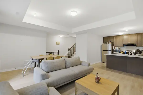 918 Parnian Private, Barrhaven, ON K2J 7K6