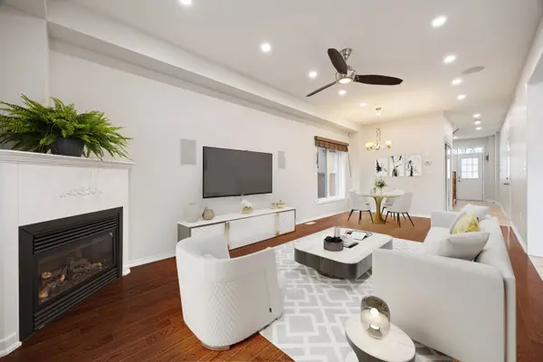 165 Palacebeach TRL, Hamilton, ON L8E 0C3