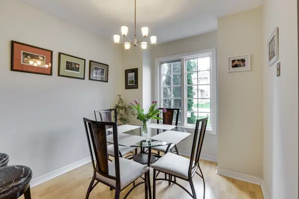 340 AMBLESIDE DR #11, London North, ON N6G 4Y5