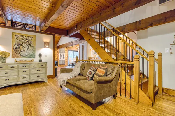 1970 Hollow RD, Thorold, ON L2V 5H1