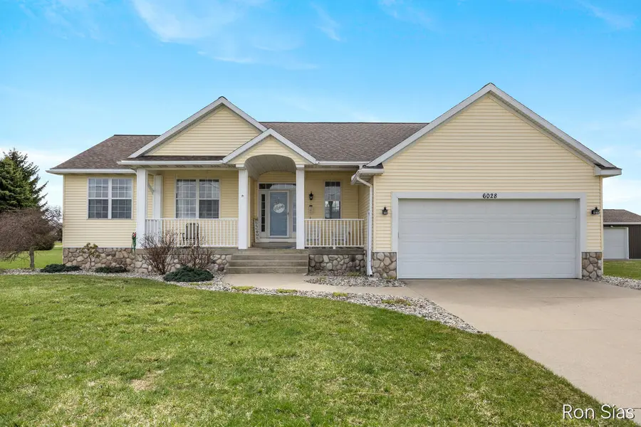 6028 Lincoln ST, Allendale Twp, MI 49401