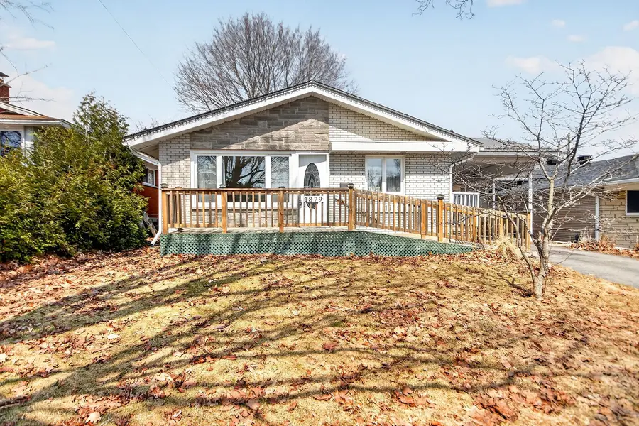 1879 Sharel DR, Alta Vista And Area, ON K1H 6W3