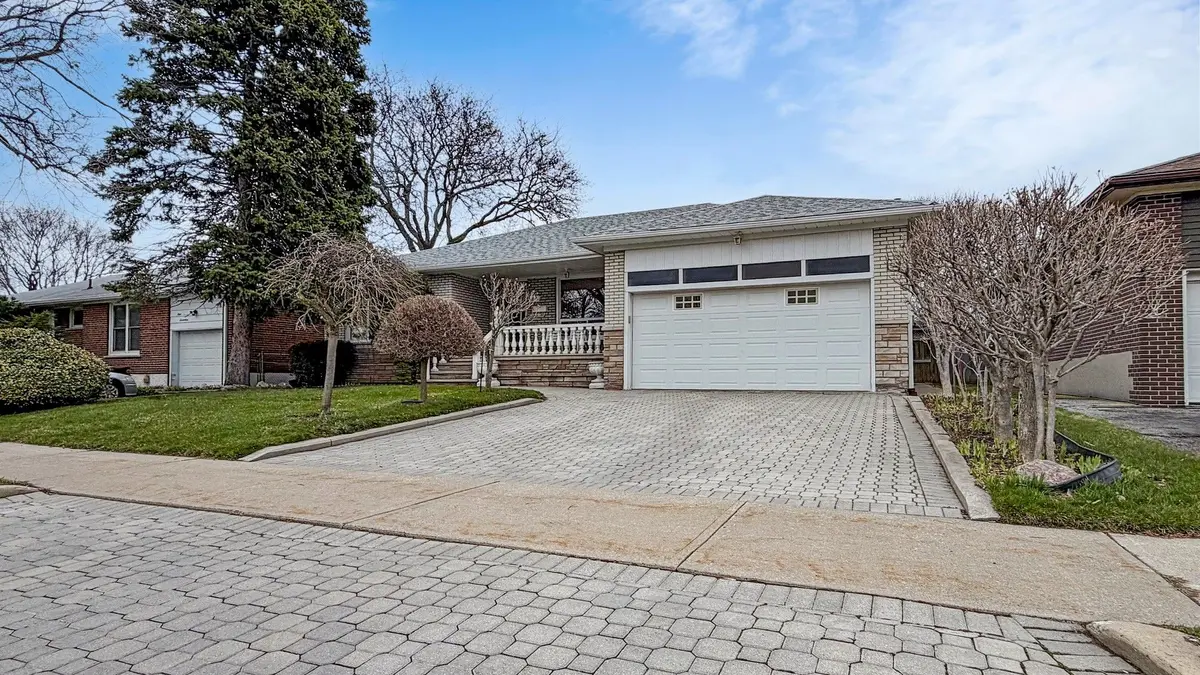 119 Brampton RD, Toronto W09, ON M9R 3K3