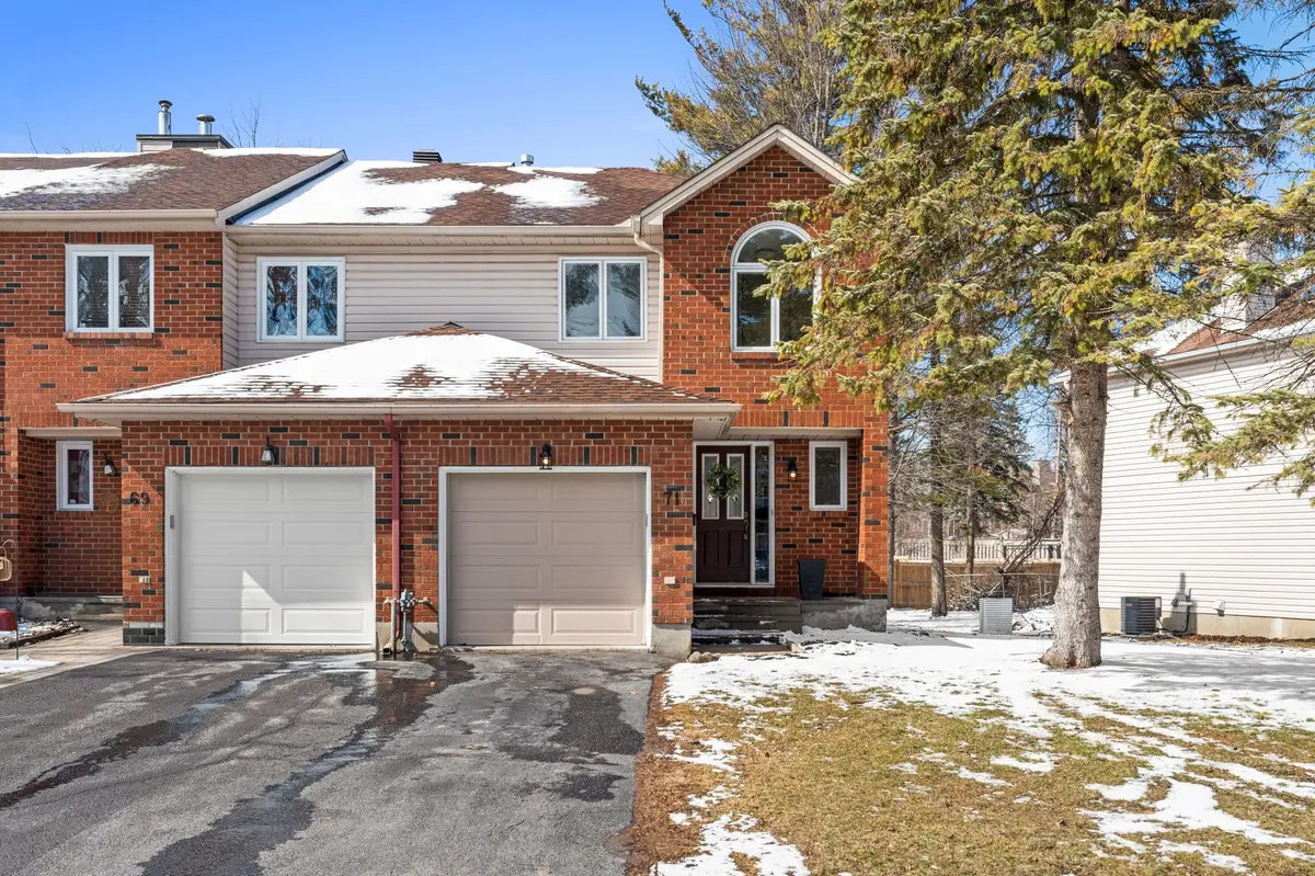 71 Furlong CRES, Kanata, ON K2M 2H9