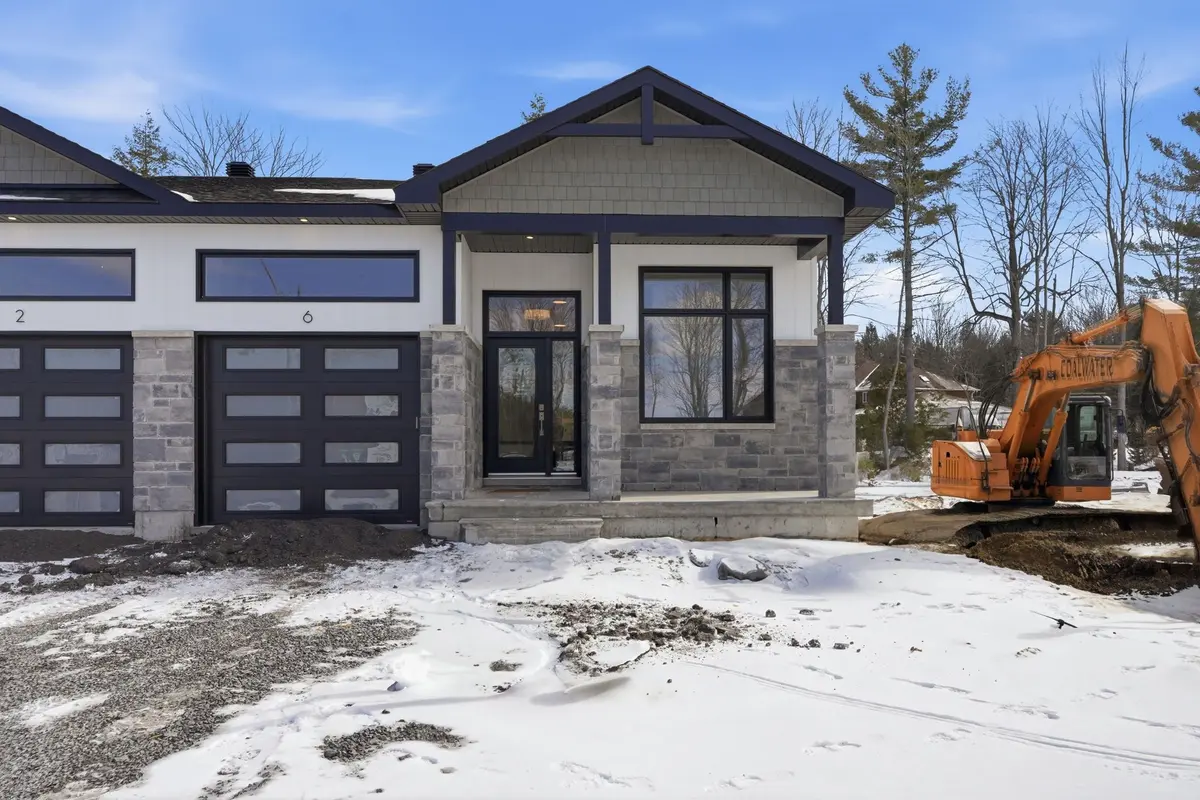 18 Hughes CIR, Casselman, ON K0A 1M0