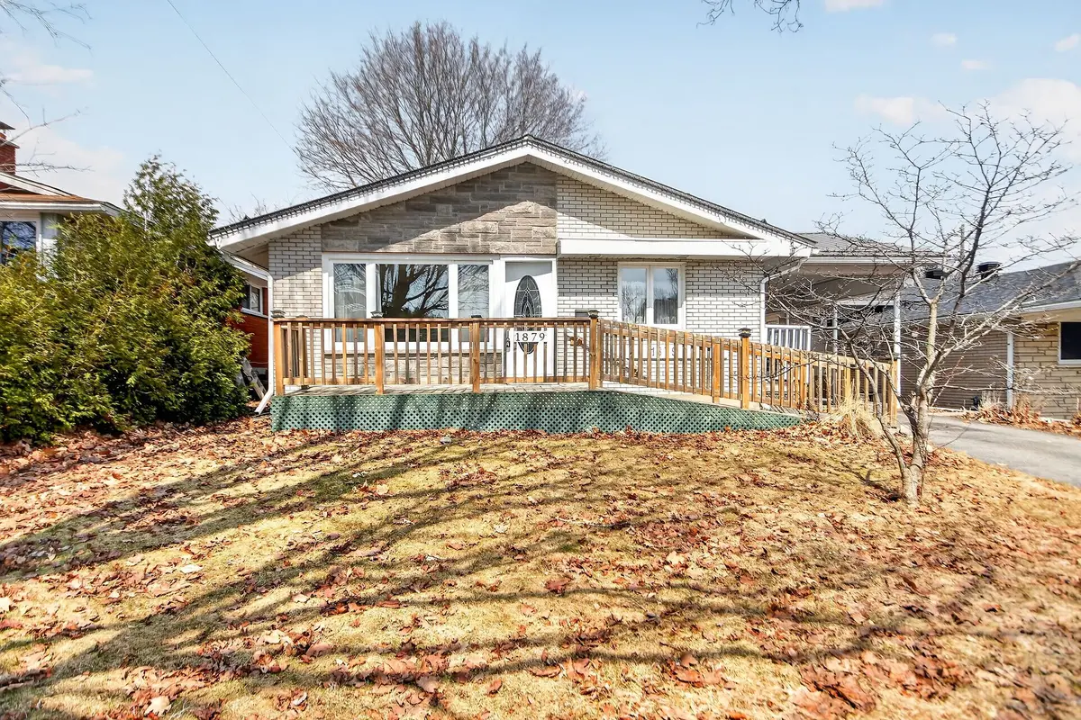 1879 Sharel DR, Alta Vista And Area, ON K1H 6W3