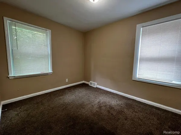 8260 COYLE ST, Detroit, MI 48228