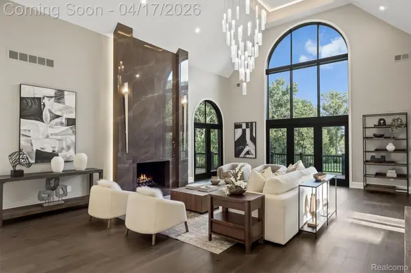 5305 Elmgate Bay DR, Orchard Lake Village, MI 48324