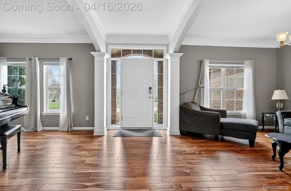 3595 Hogan CIR, Rochester Hills, MI 48307