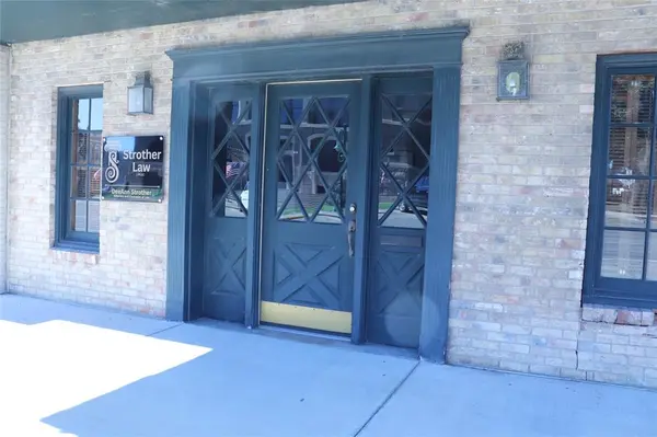 11 N Main Street, Cleburne, TX 76033