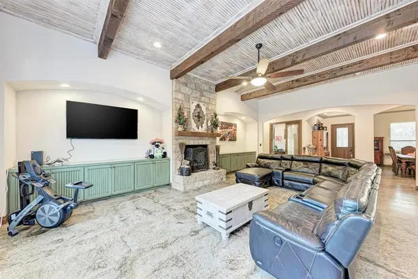 1325 County Road 106, Lampasas, TX 76550