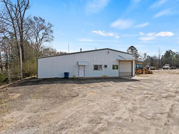 760 E 16th Street, Mount Pleasant, TX 75455