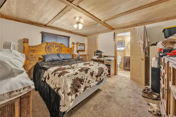 2811 Old Mineral Wells Highway, Weatherford, TX 76088