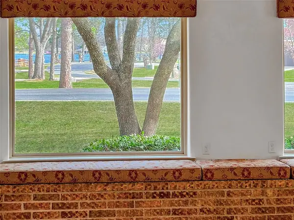 742 Kiowa Drive W, Gainesville, TX 76240