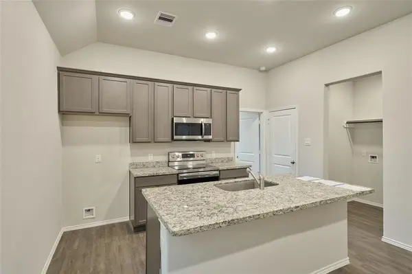 9992 Calendar Street, Willis, TX 77318