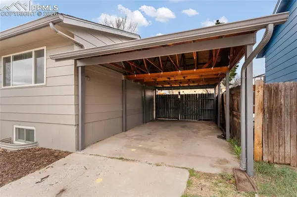 1334 Commanchero DR, Colorado Springs, CO 80915