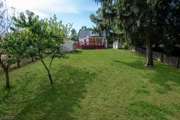 14 New St, Middlesex Boro, NJ 08846