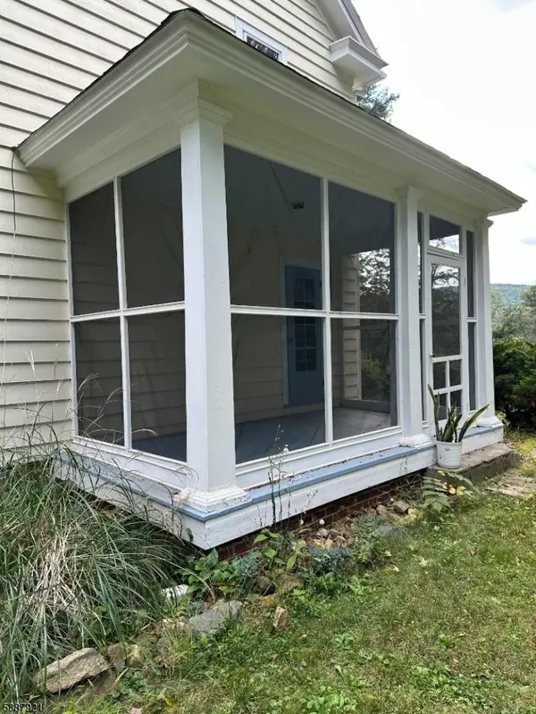 218 State Route 31, Hampton Boro, NJ 08827