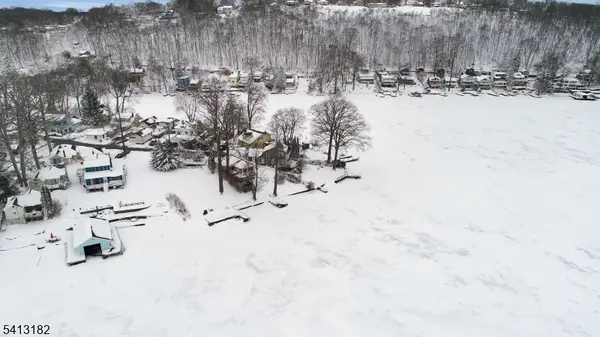 80 W River Styx Rd,  Hopatcong Boro,  NJ 07843