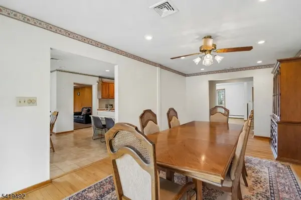 25 Victoria Dr, Clark Twp., NJ 07066