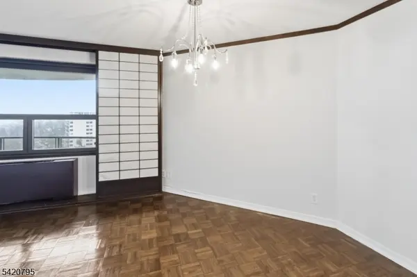 2 Claridge Dr #10-i, Verona Twp., NJ 07044