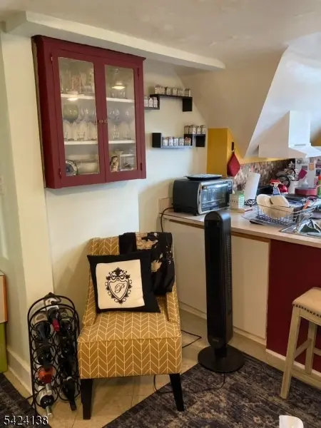 160 Chestnut St #2, Montclair Twp., NJ 07042