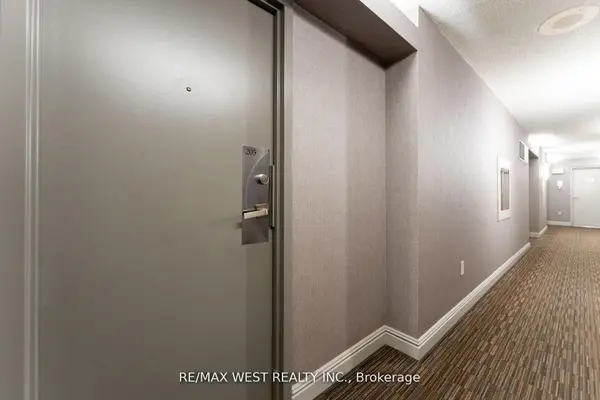 725 King ST W #205, Toronto C01, ON M5V 2W9