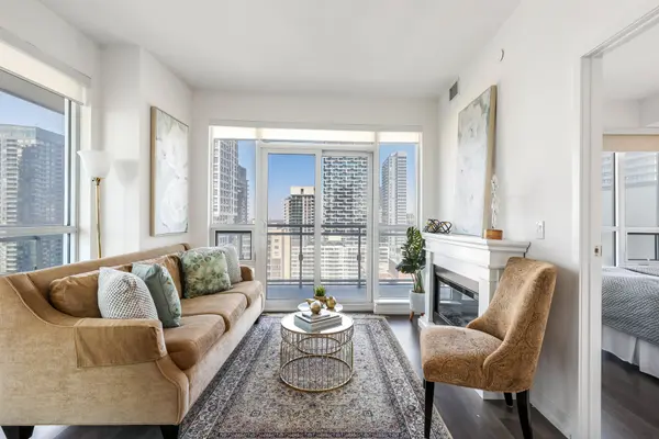 98 Lillian ST #1812, Toronto C10, ON M4S 0A5